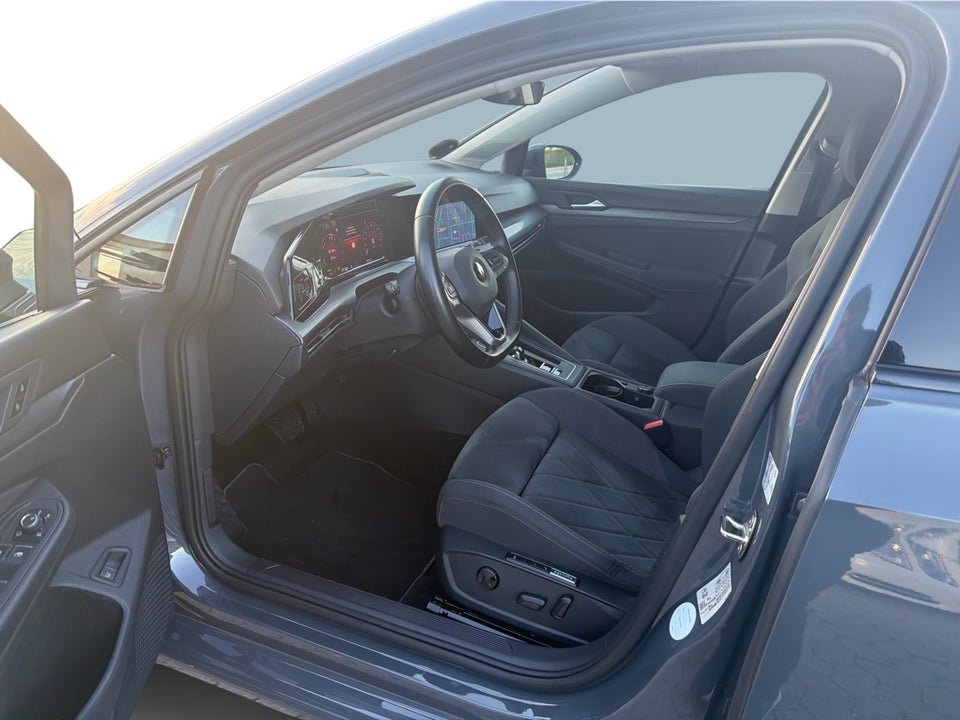 VW Golf VIII 1,4 eHybrid DSG 5d