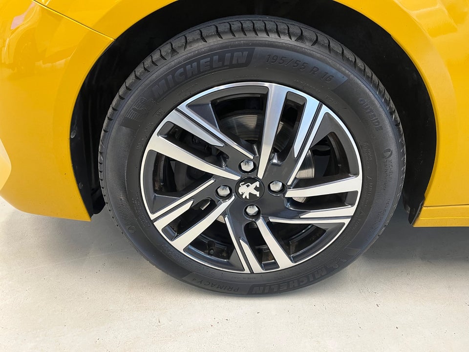 Peugeot 208 1,2 PureTech 100 Allure 5d