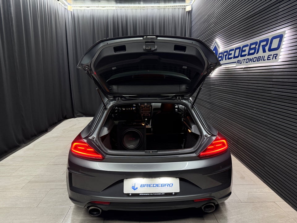 VW Scirocco 2,0 TSi 280 R DSG Van 3d