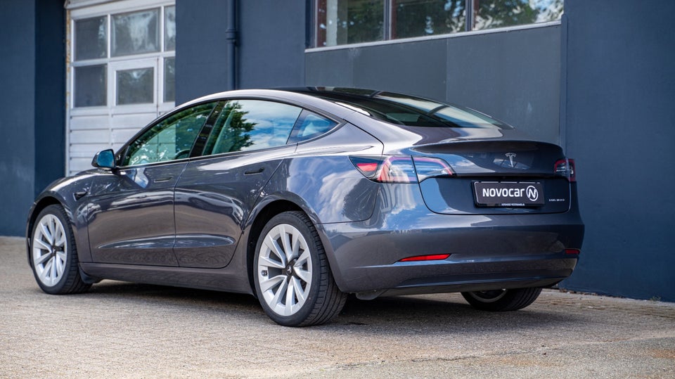 Tesla Model 3 Long Range AWD 4d
