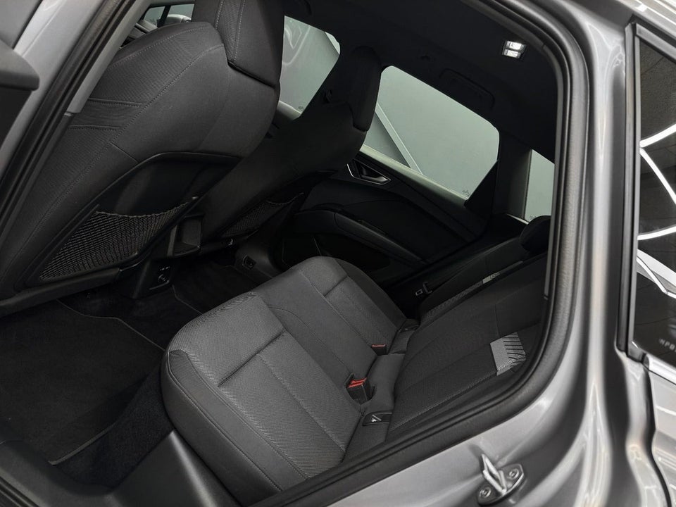 Audi Q4 e-tron 40  5d