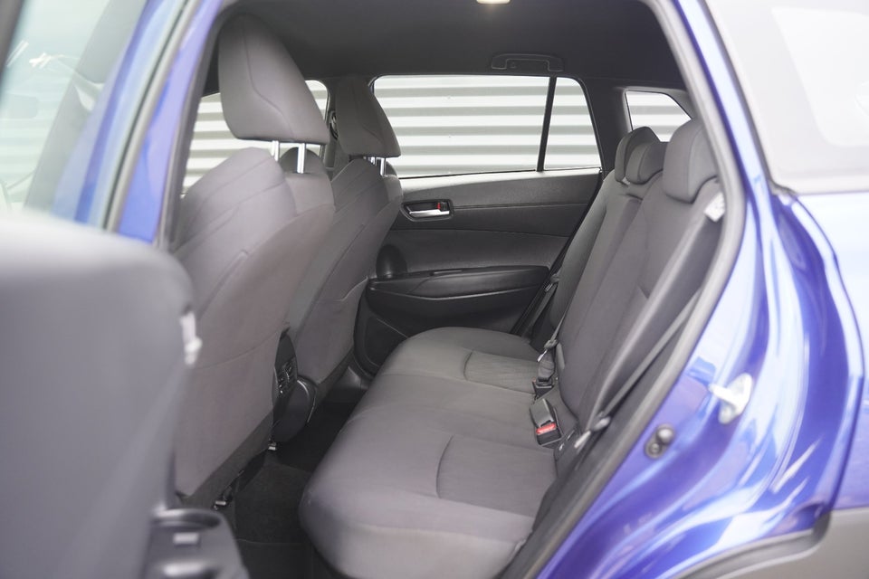 Toyota Corolla Cross 2,0 Hybrid Active CVT 5d