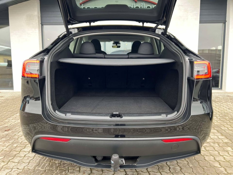 Tesla Model Y RWD 5d