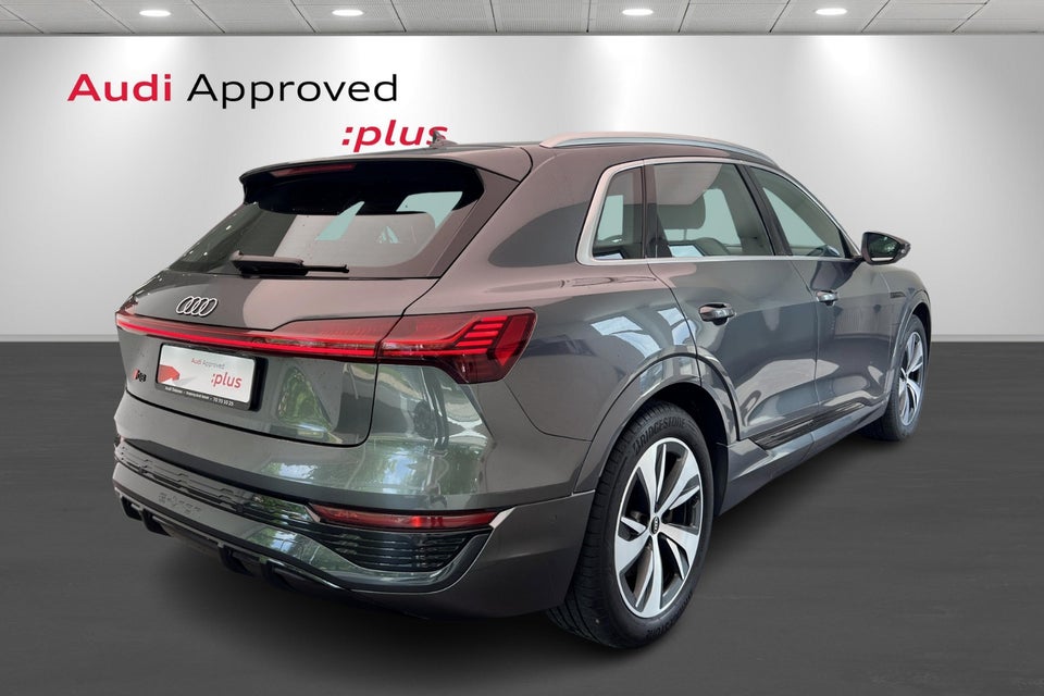 Audi Q8 e-tron 55 S-line quattro 5d