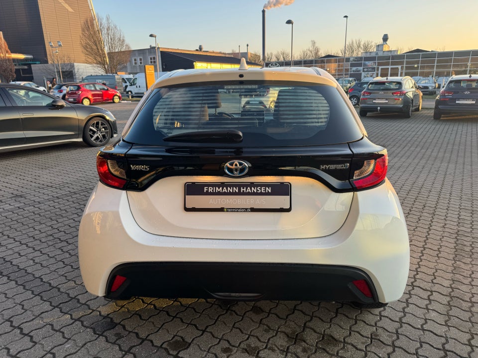 Toyota Yaris 1,5 Hybrid H1 e-CVT 5d