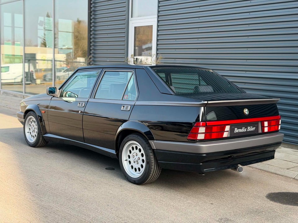 Alfa Romeo 75 2,0 TS 4d