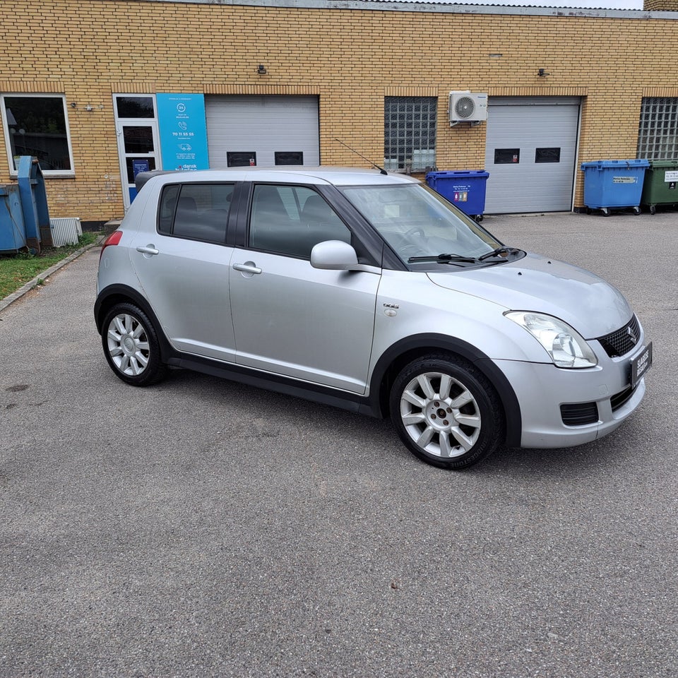 Suzuki Swift 1,3 DDiS GLX 3d