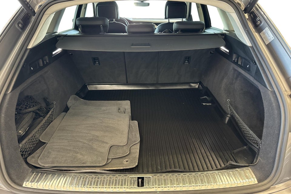 Audi e-tron 55 quattro 5d