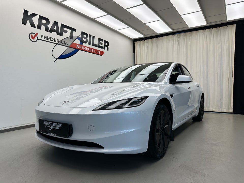 Tesla Model 3 RWD 4d