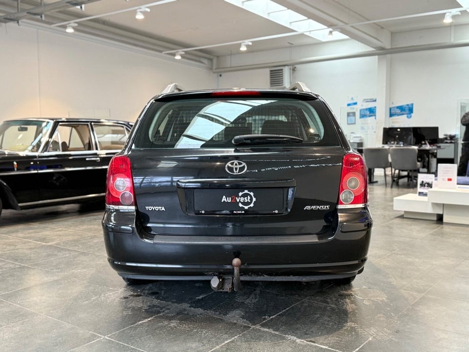 Toyota Avensis 2,0 Sol 4d
