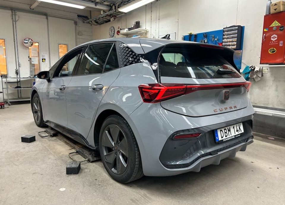 Cupra Born 58  5d
