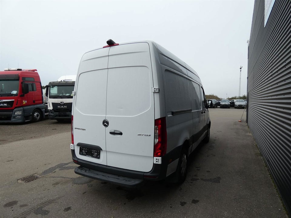 Mercedes Sprinter 317 2,0 CDi A2 Kassevogn aut. RWD