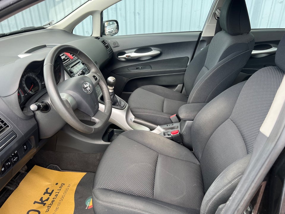 Toyota Auris 1,6 T2 5d