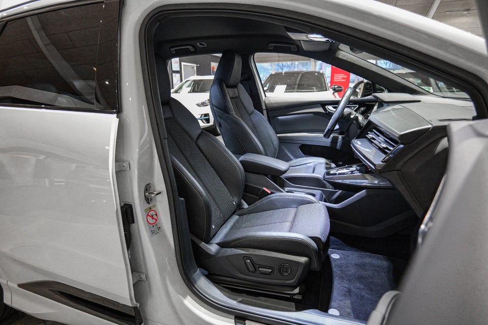 Audi Q4 e-tron 40 S-line 5d