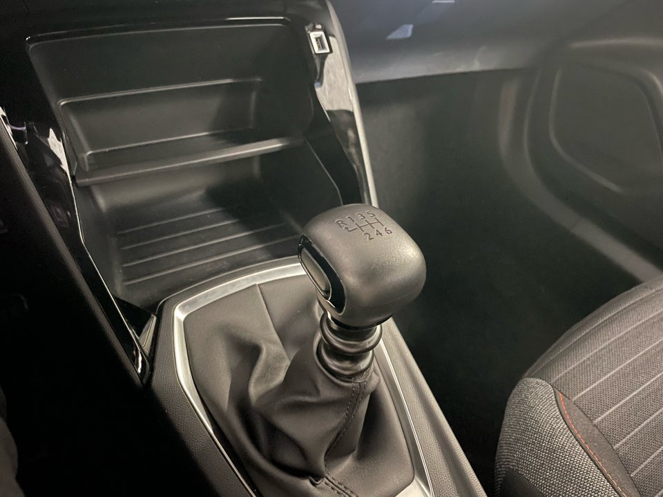 Peugeot 2008 1,2 PureTech 130 Vision Pack 5d