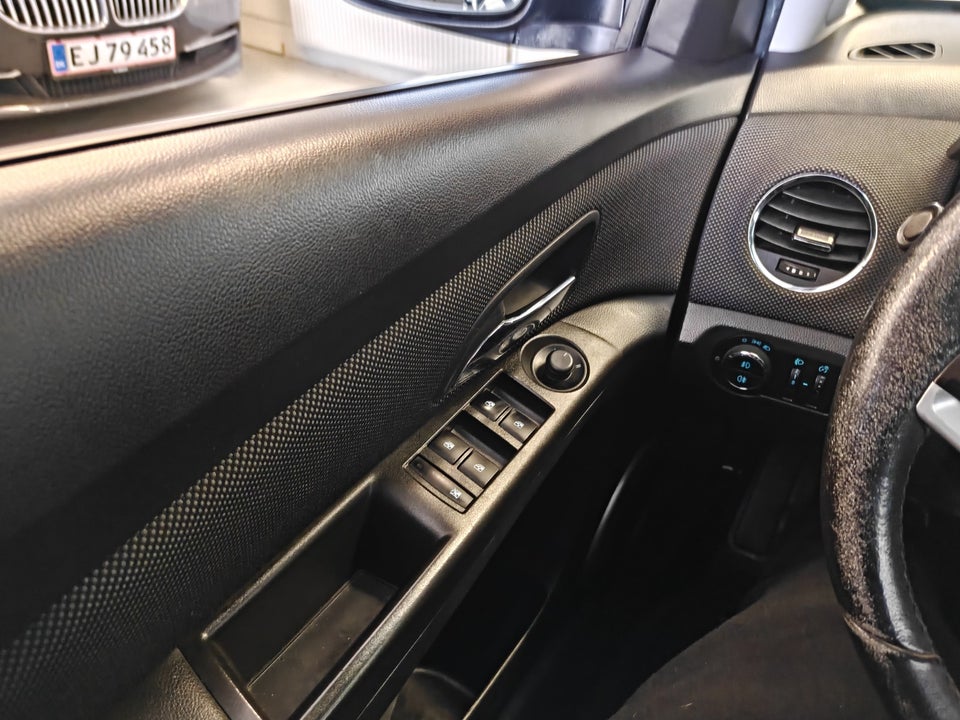 Chevrolet Cruze 1,8 LTZ stc. 5d