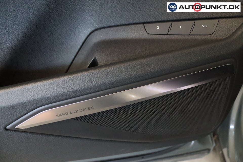 Audi Q8 e-tron 55 S-line quattro 5d