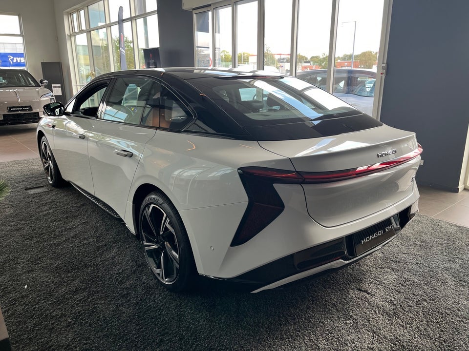 Hongqi EH7 111 Exclusive 4d