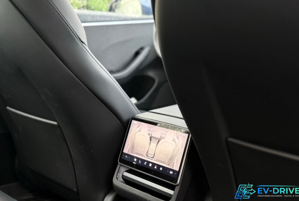 Tesla Model 3 RWD 4d