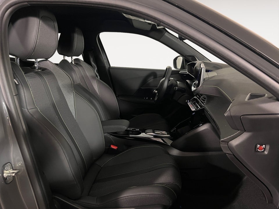 Peugeot e-2008 50 GT 5d