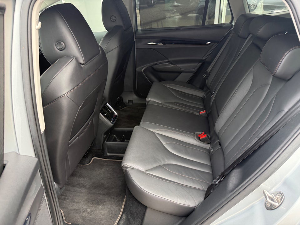 Skoda Enyaq 80 iV Suite 5d