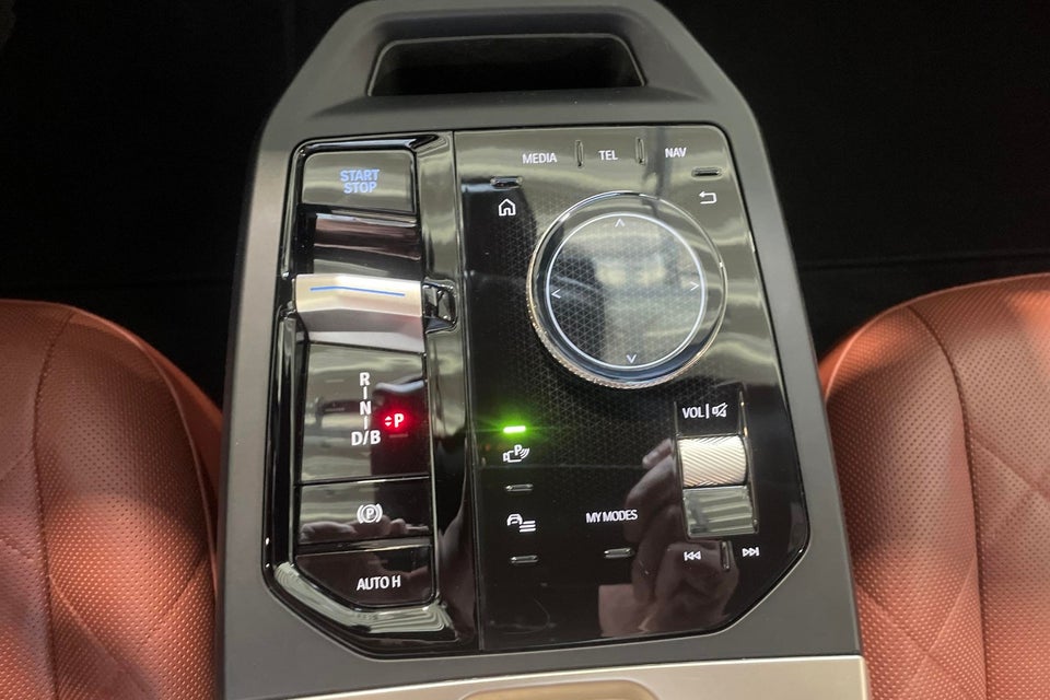 BMW iX xDrive40 Fully Charged 5d