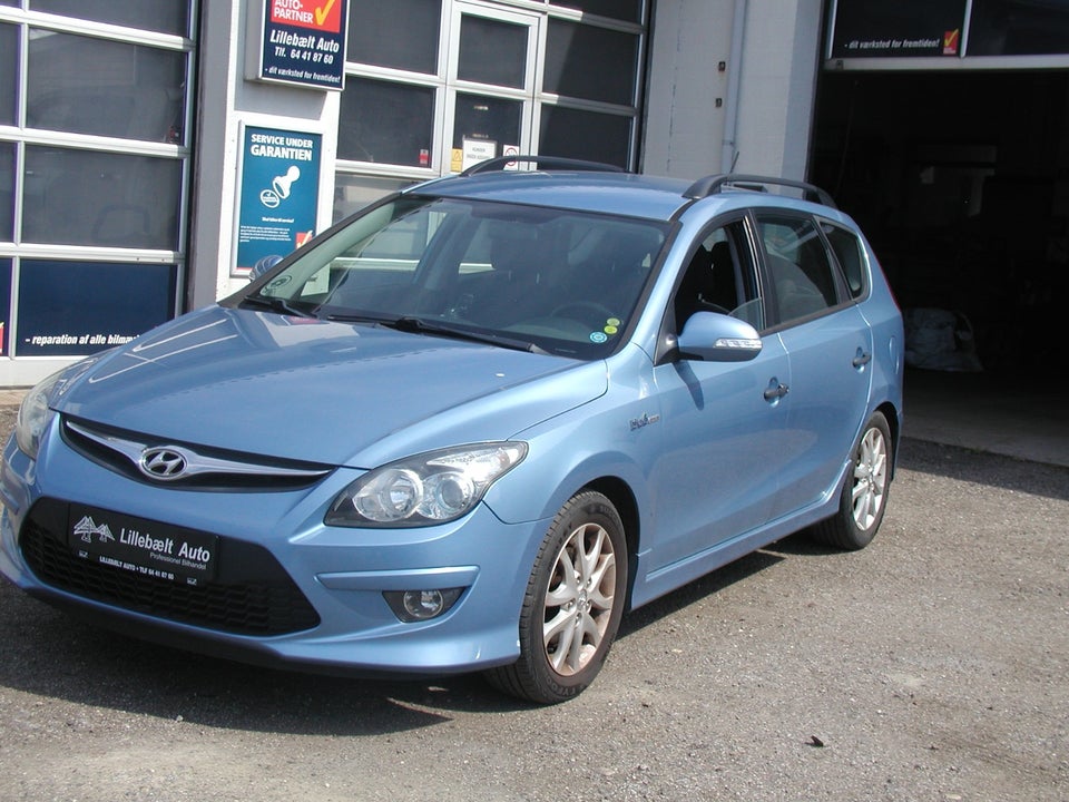 Hyundai i30 1,6 CRDi 90 Classic CW 5d