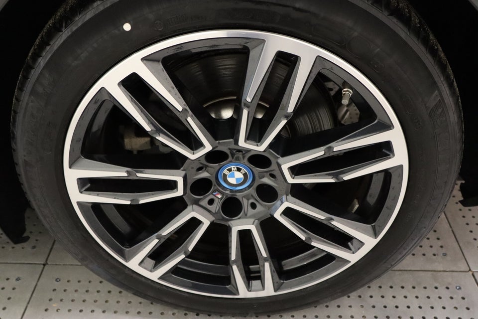 BMW i5 eDrive40 M-Sport 4d