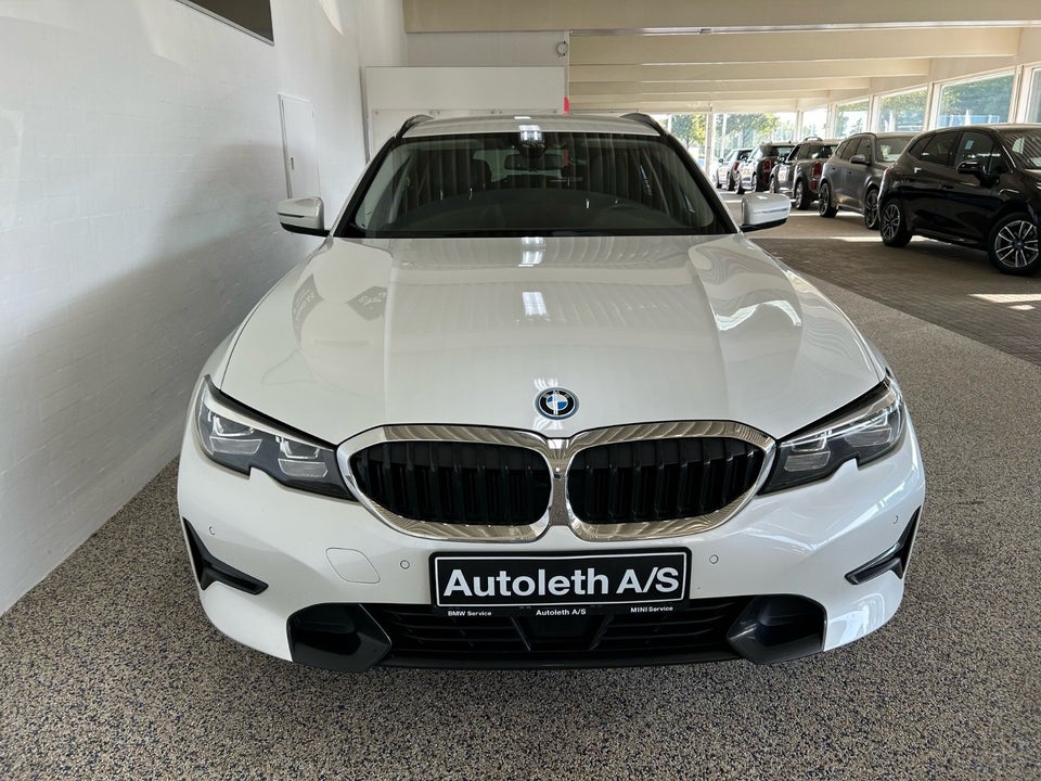 BMW 330e 2,0 Touring Sport Line aut. 5d