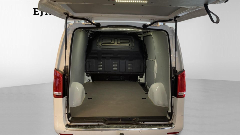 Mercedes Vito 114 2,0 CDi Kassevogn aut. L RWD