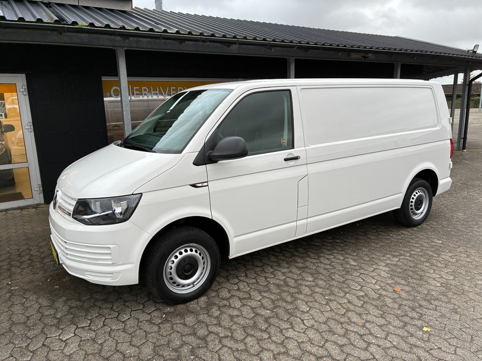 VW Transporter 2,0 TDi 102 Kassevogn lang