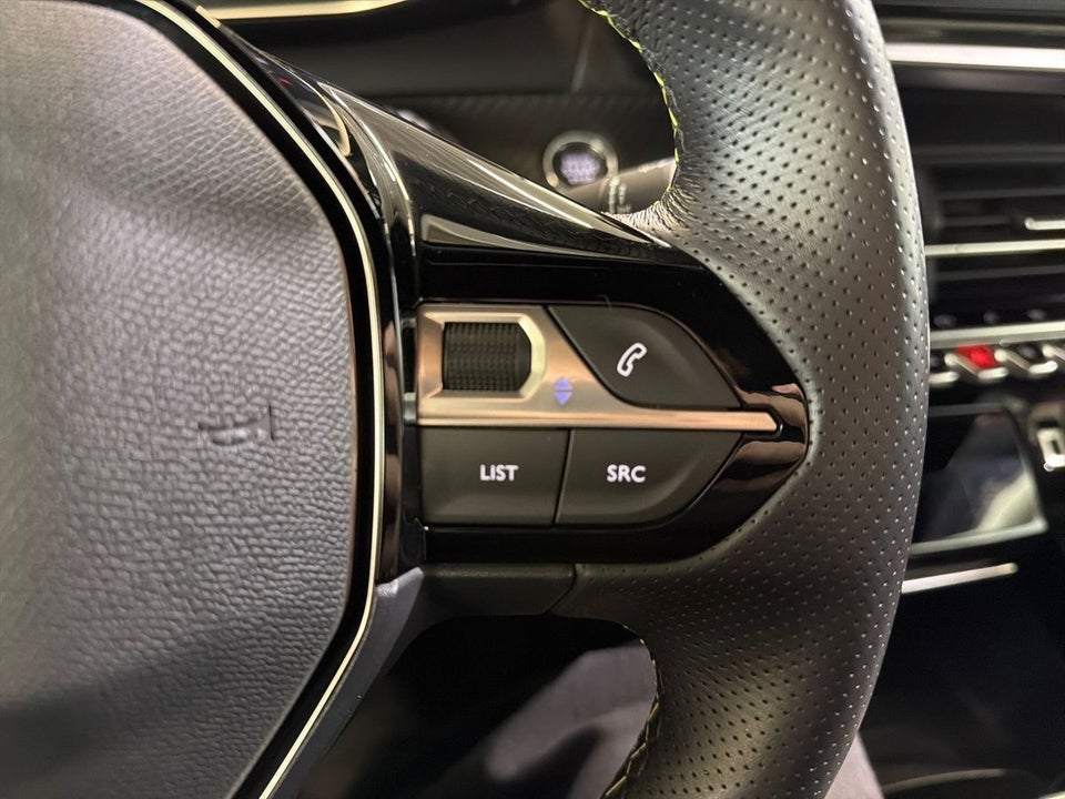 Peugeot e-2008 50 GT 5d