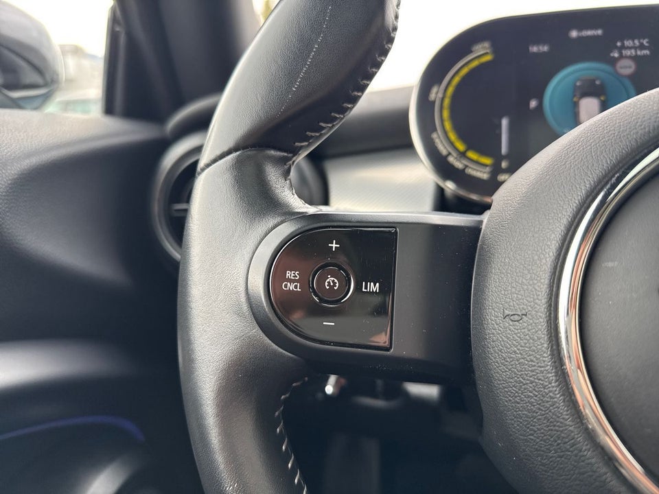 MINI Cooper SE Classic Trim 3d