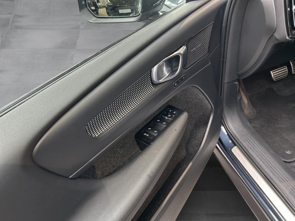 Volvo XC40 P8 ReCharge Twin Pro 5d