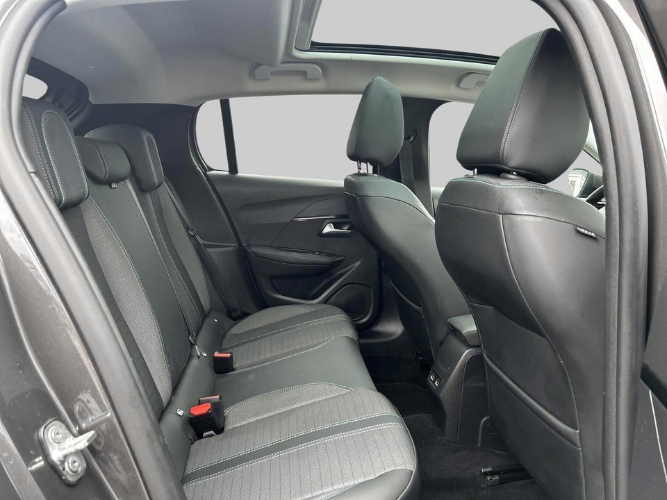 Peugeot 208 1,2 PureTech 100 Allure Sky 5d