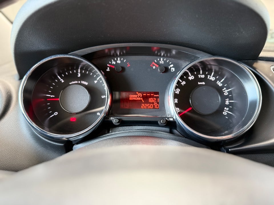 Peugeot 3008 1,6 HDi 114 Active 5d