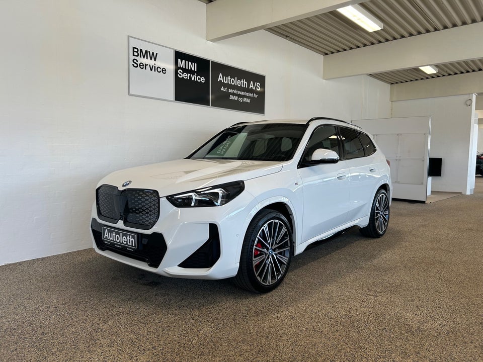BMW iX1 xDrive30 Fully Charged M-Sport 5d