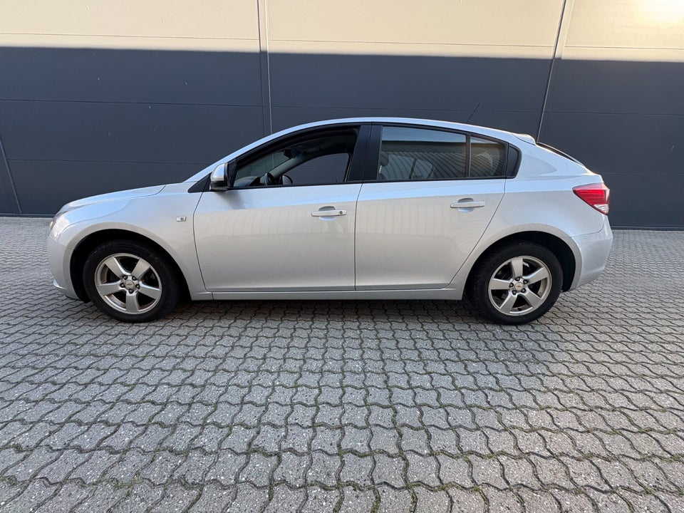 Chevrolet Cruze 1,8 LT 5d