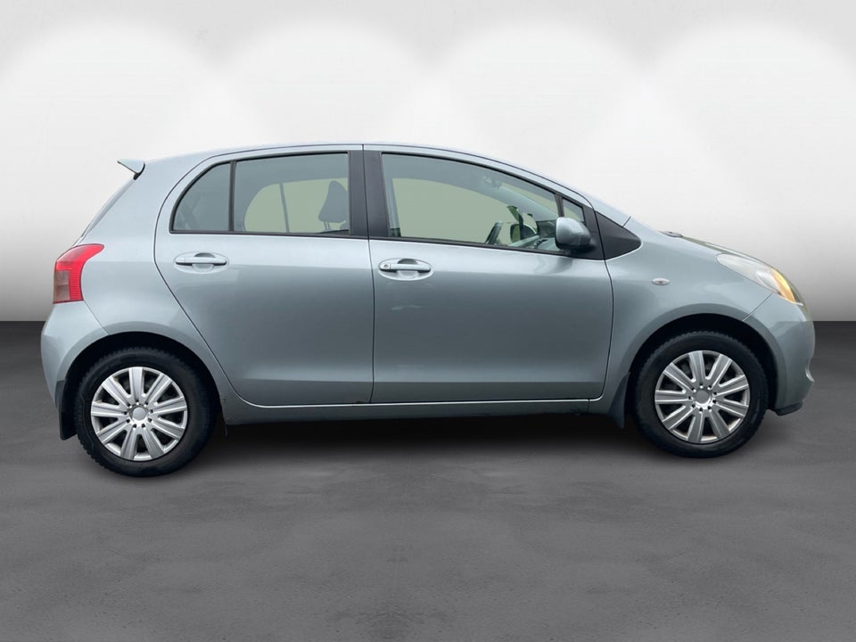 Toyota Yaris 1,3 Luna 5d