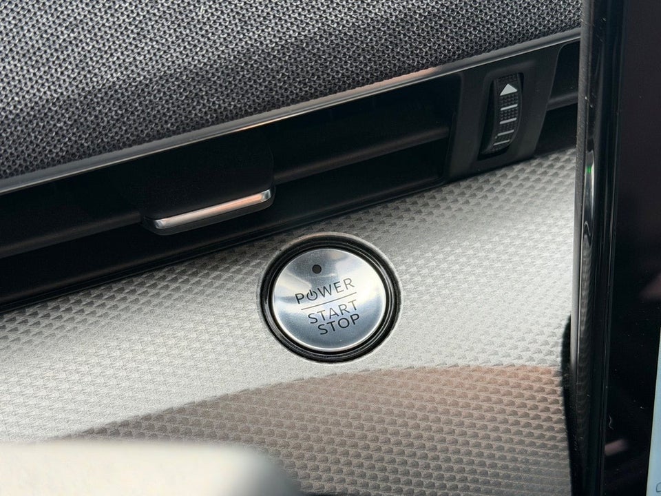 Ford Mustang Mach-E 70 Standard Range 5d