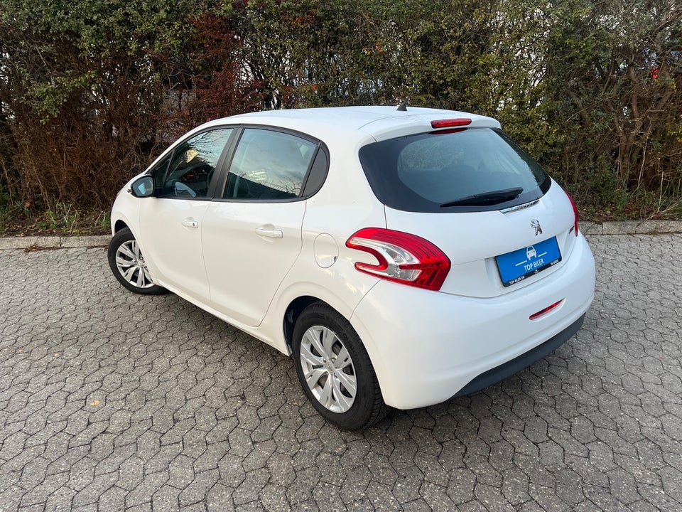 Peugeot 208 1,2 VTi Allure 5d