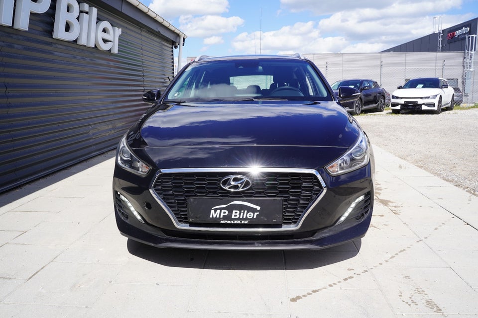 Hyundai i30 1,6 CRDi 115 Premium stc. 5d