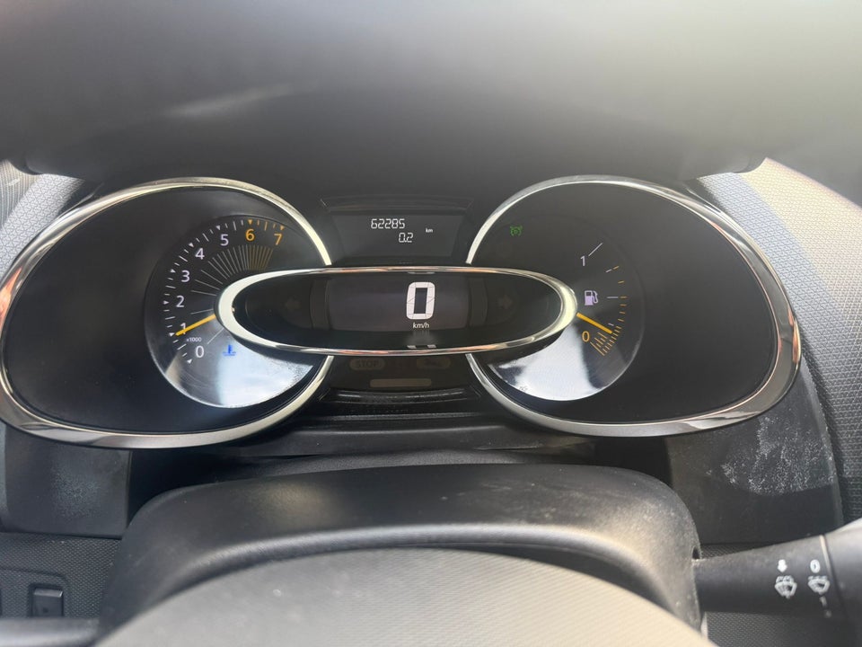 Renault Clio IV 0,9 TCe 90 Expression Sport Tourer 5d