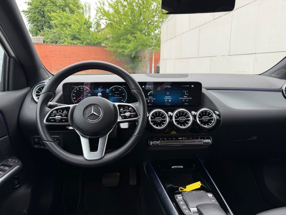 Mercedes EQA250 5d