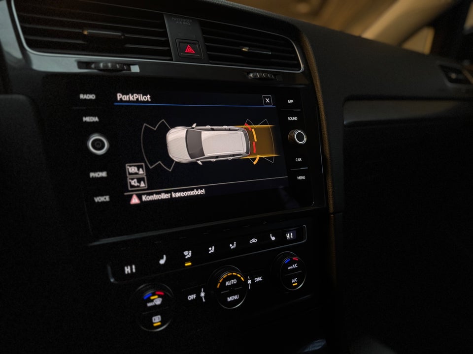 VW Golf VII 1,6 TDi 115 Comfortline Variant DSG 5d