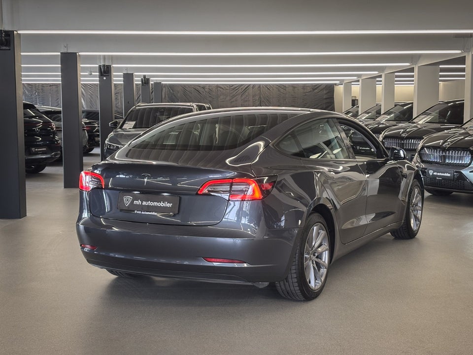 Tesla Model 3 Standard Range+ RWD 4d