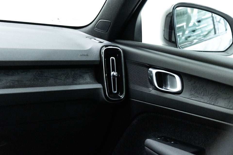 Volvo EX40 Extended Range Plus 5d