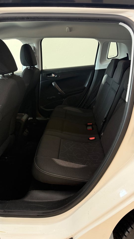 Peugeot 2008 1,2 VTi 82 Active 5d