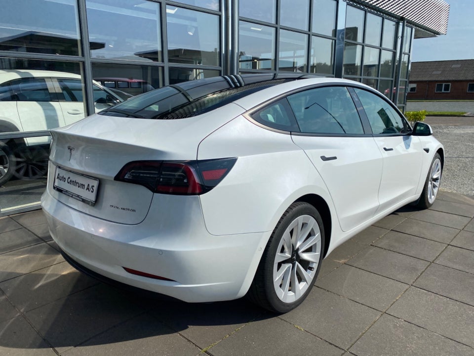 Tesla Model 3 Long Range AWD 4d