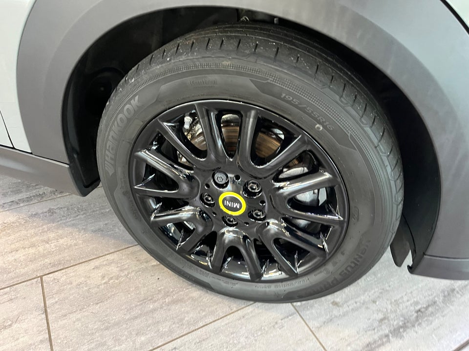 MINI Cooper SE Classic Trim 3d